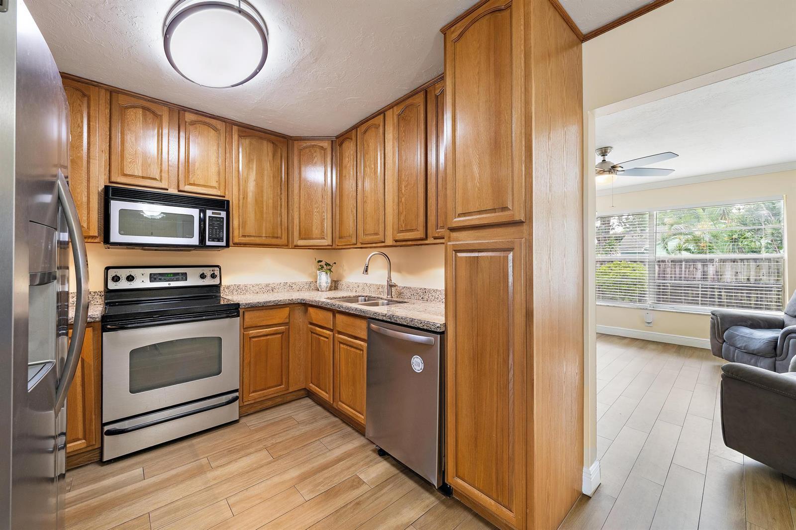 171 Banyan Circle, Jupiter FL 33458 photo 4