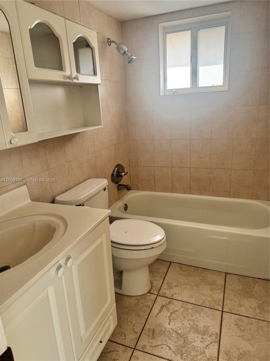 7910 Taft St # 309, Pembroke Pines FL 33024 photo 5