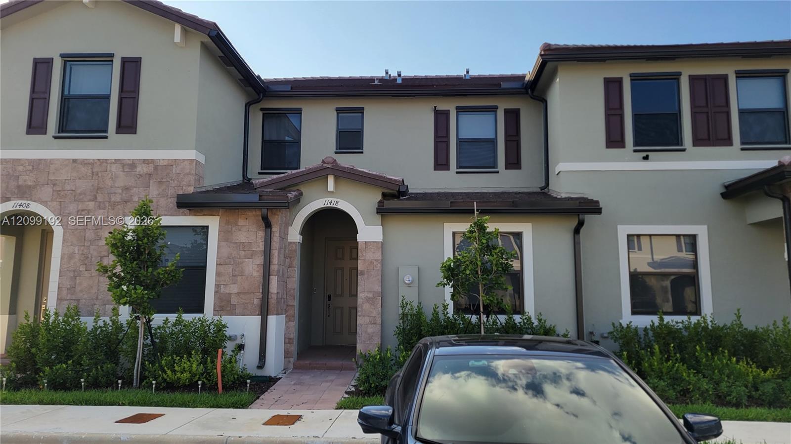 11418 W 34th Ct, Hialeah FL 33018 photo 2