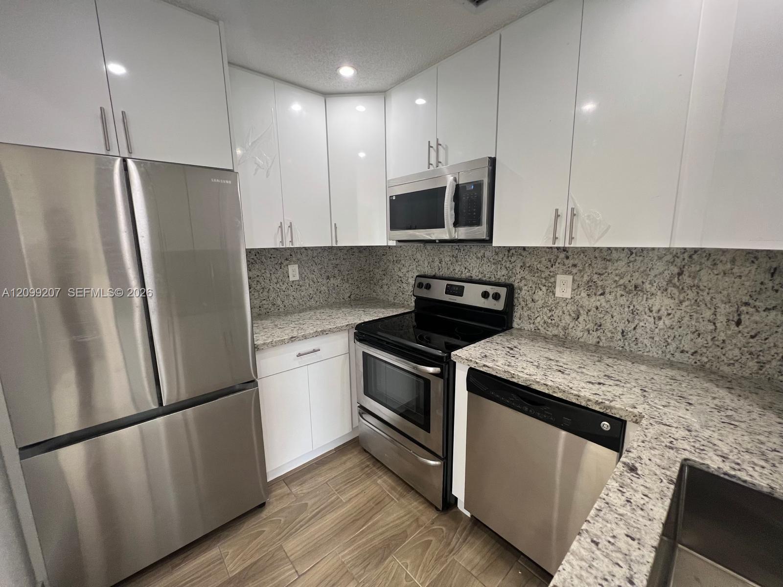 15350 SW 76th Ter # 207, Miami FL 33193