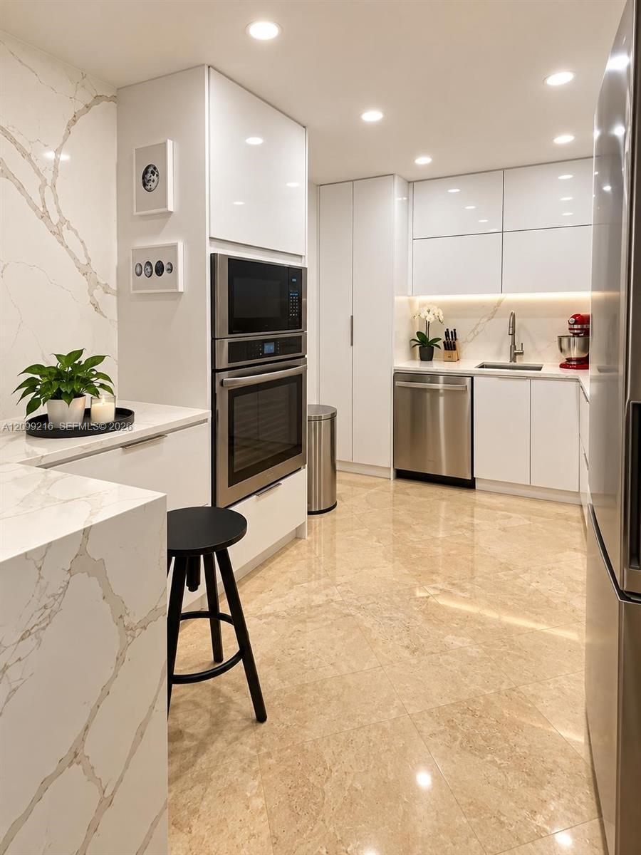 5555 Collins Ave # 14Y, Miami Beach FL 33140 photo 5