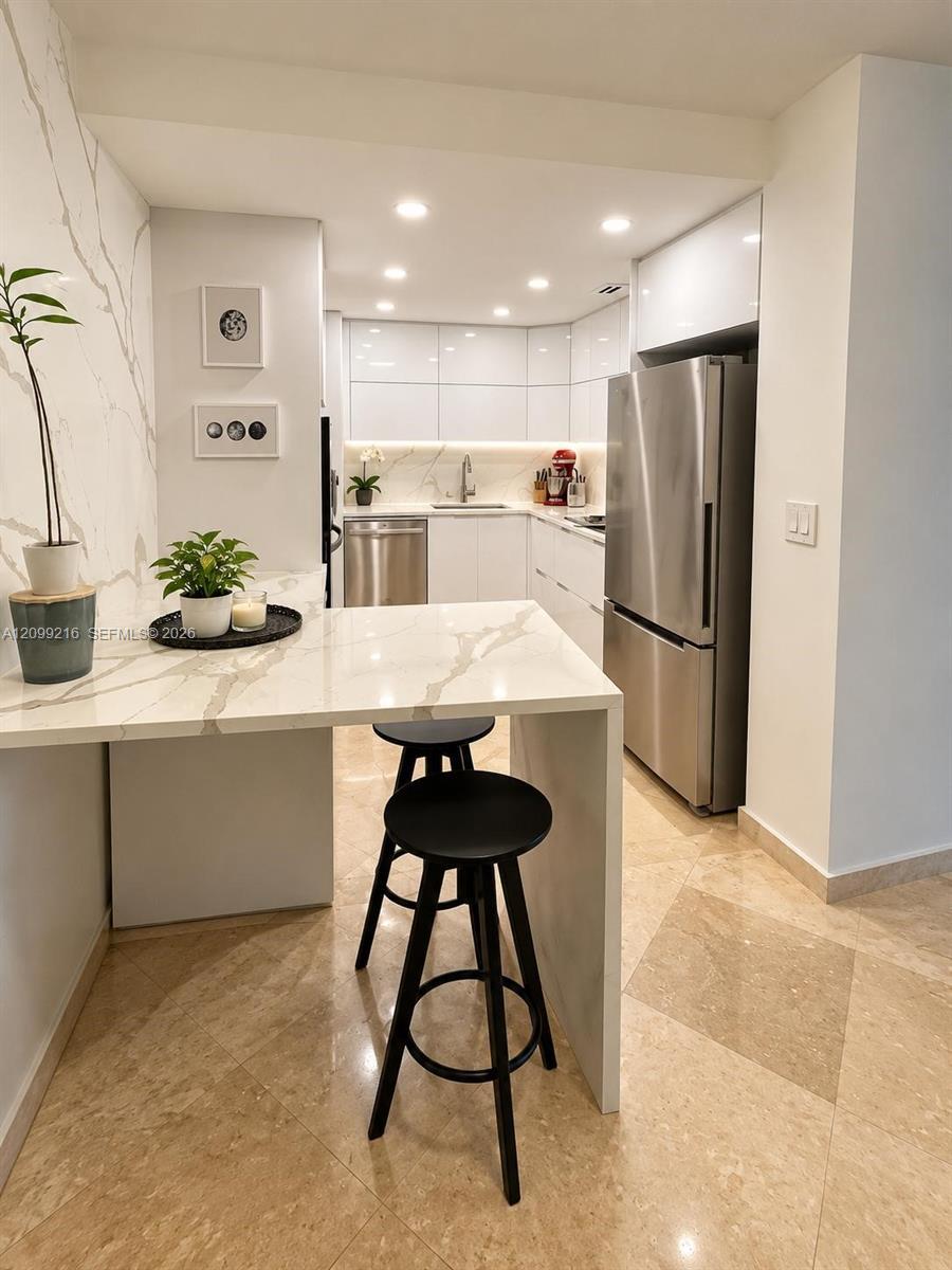 5555 Collins Ave # 14Y, Miami Beach FL 33140 photo 4