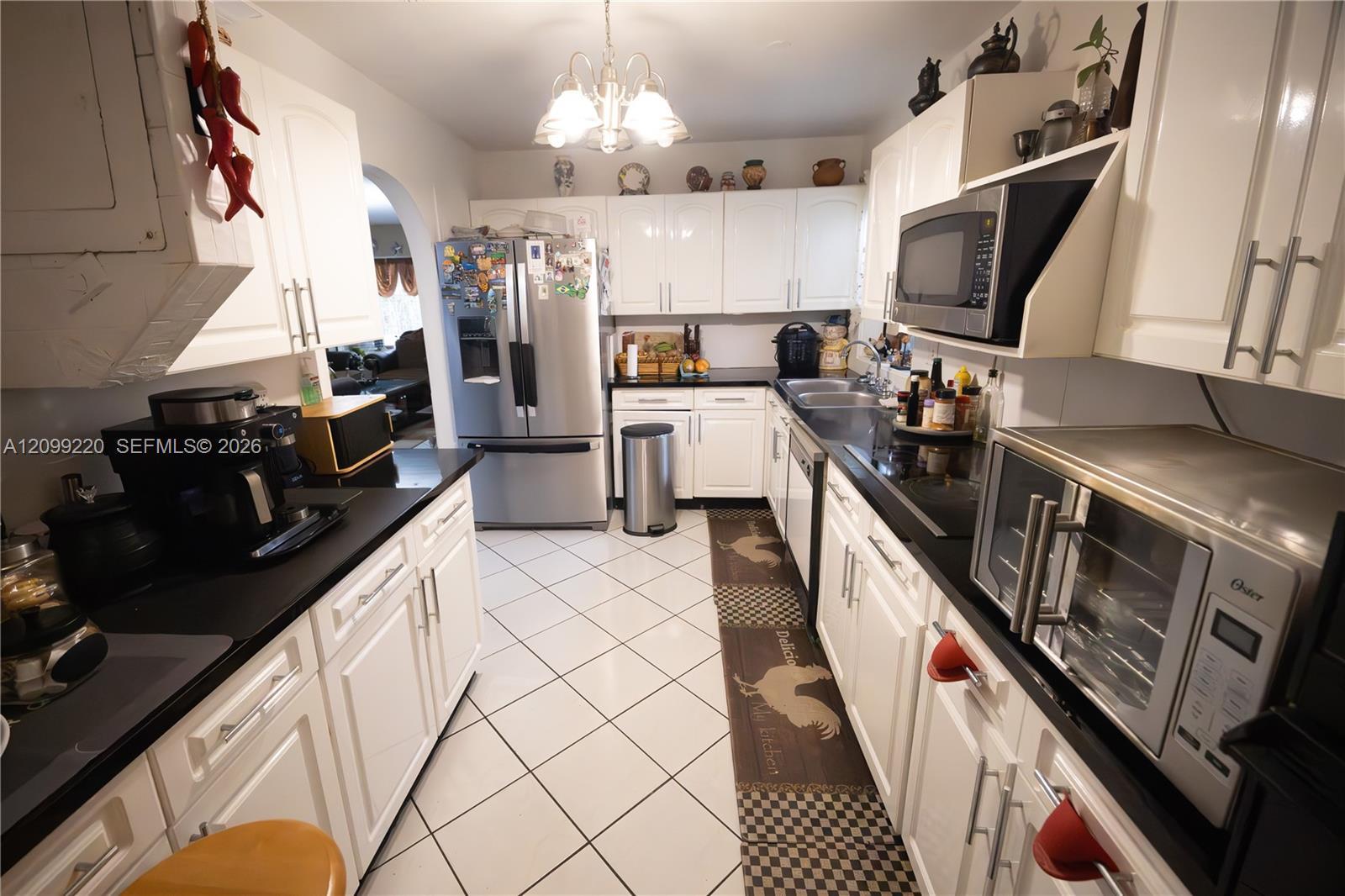 19533 SW 103 ct, Cutler Bay FL 33157 photo 2