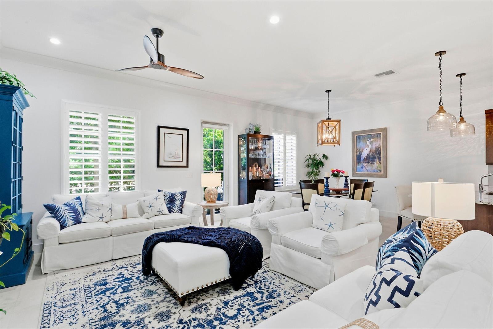 910 HAMILTON Lane, Delray Beach FL 33483 photo 2