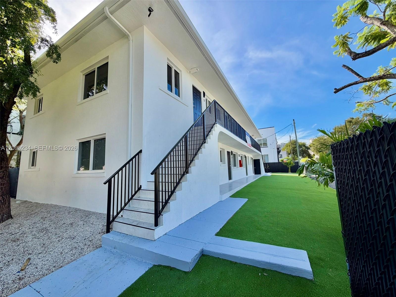 505 SW 7th Ct # 1, Miami FL 33130 photo 2