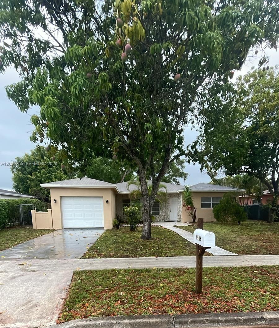 4986 SW 7th St, Margate FL 33068