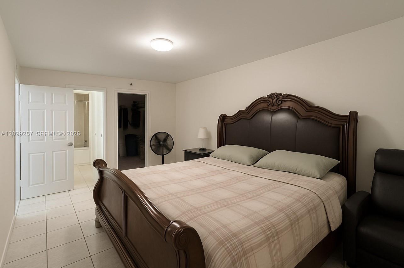 9686 Fontainebleau Blvd # 402, Miami FL 33172 photo 5