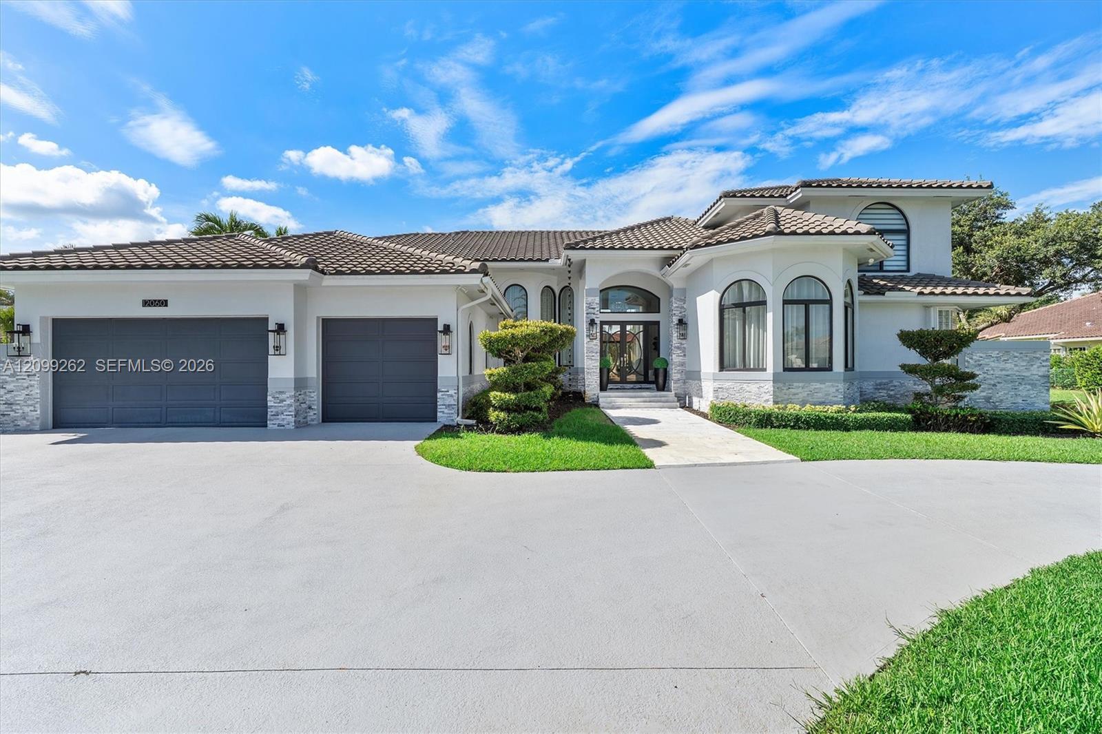12060 NW 10th St, Plantation FL 33323