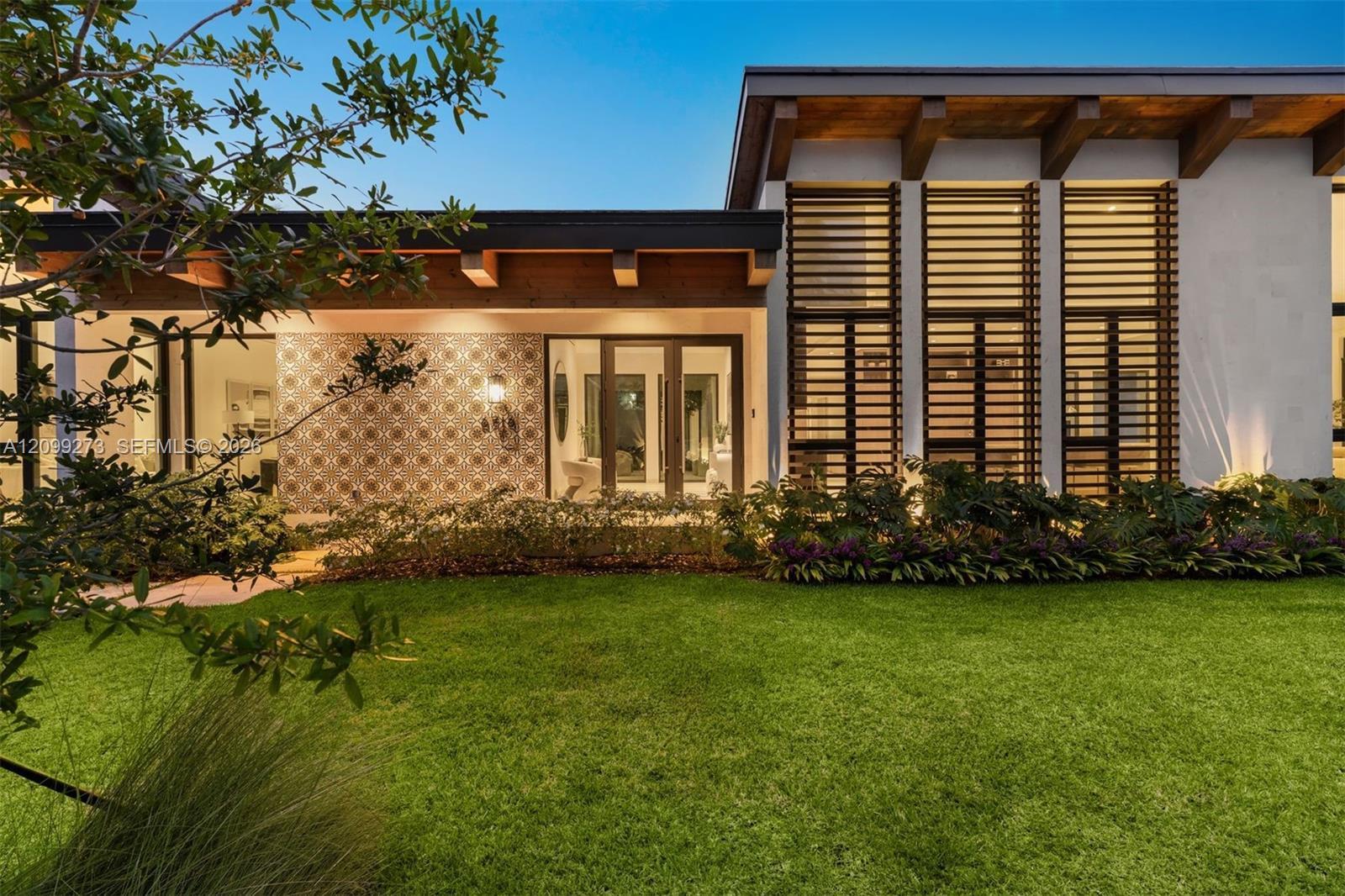 6716 San Vicente St, Coral Gables FL 33146 photo 2