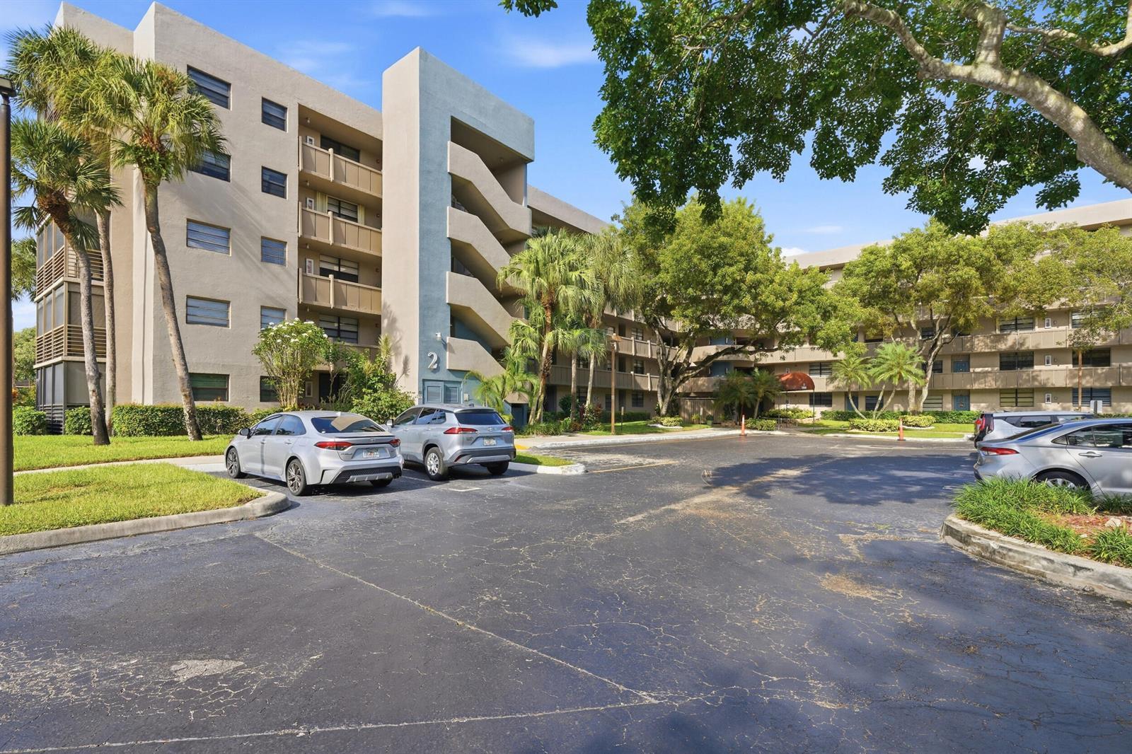 1000 Colony Point Circle # 110, Pembroke Pines FL 33026 photo 2