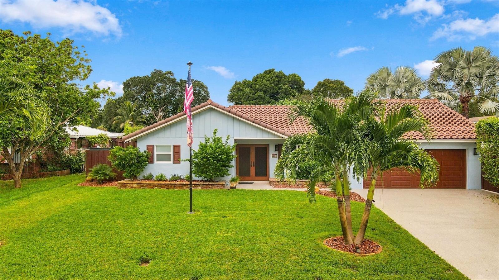 3590 Lakeview Drive, Delray Beach FL 33445 photo 3