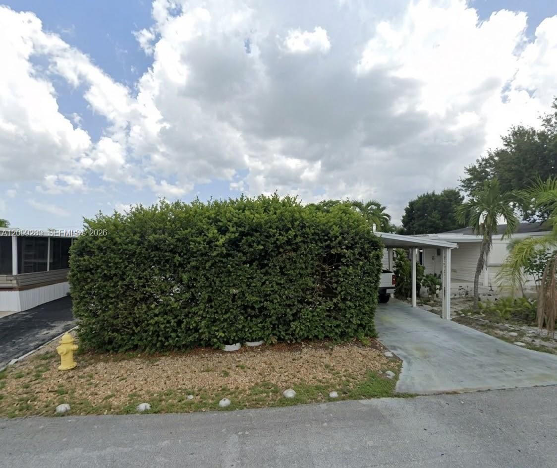 5550 SW 32nd Ter, Dania Beach FL 33312