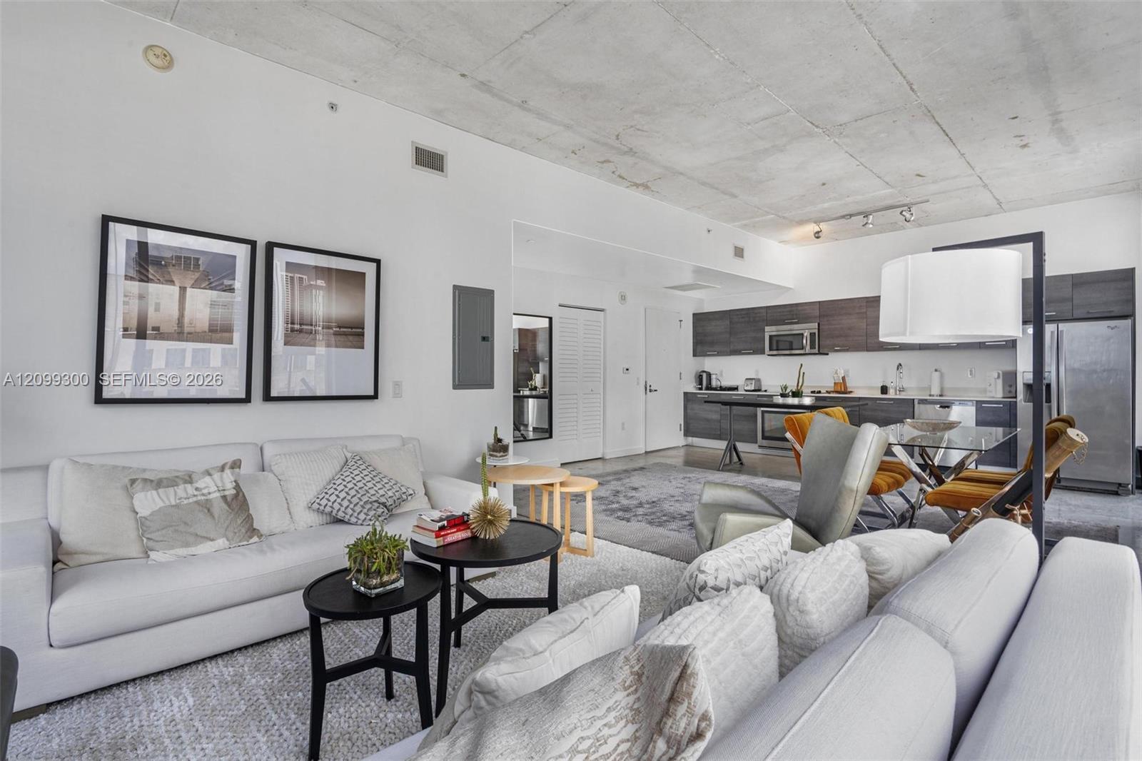 151 SE 1st St # 2102, Miami FL 33131 photo 4