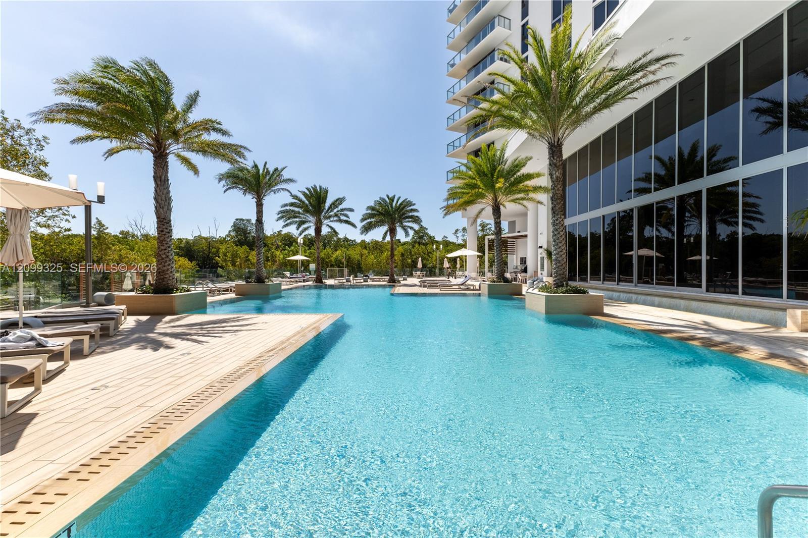 16385 Biscayne Blvd # 506, North Miami Beach FL 33160 photo 3