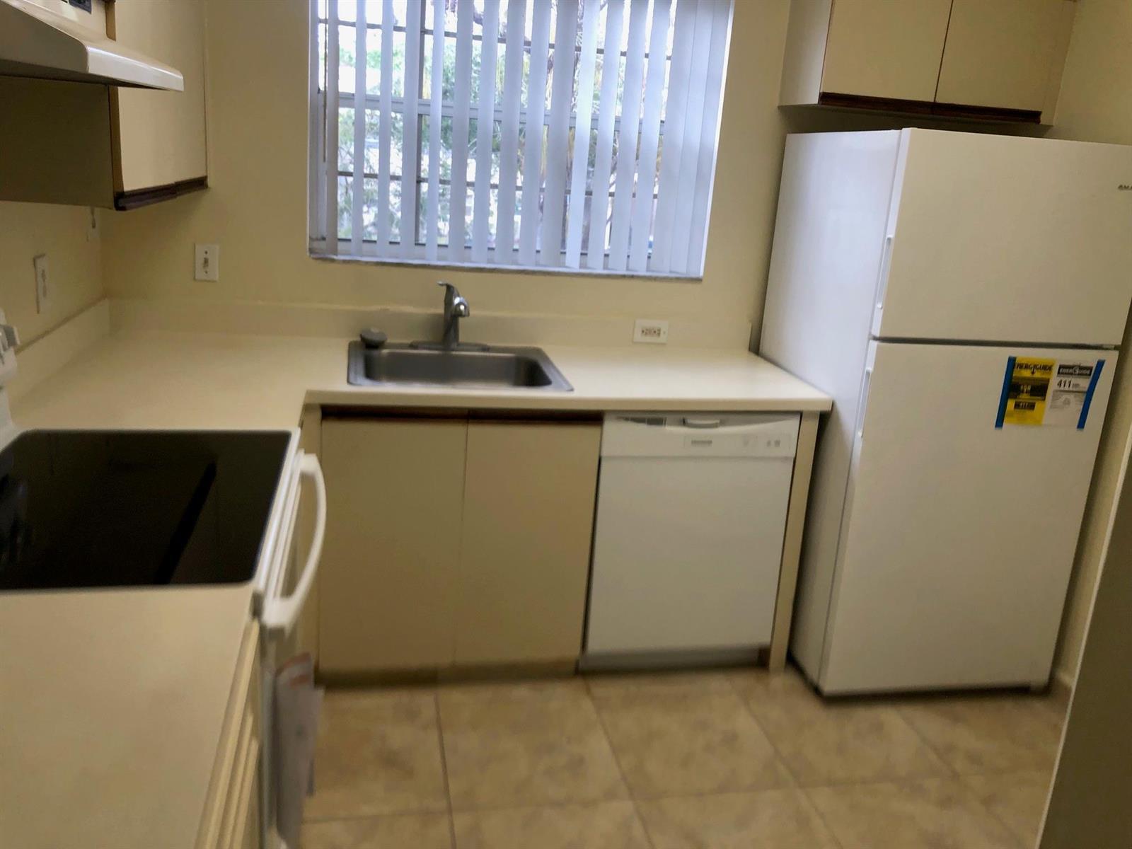 601 CYPRESS LAKE Boulevard # G14, Deerfield Beach FL 33064 photo 5