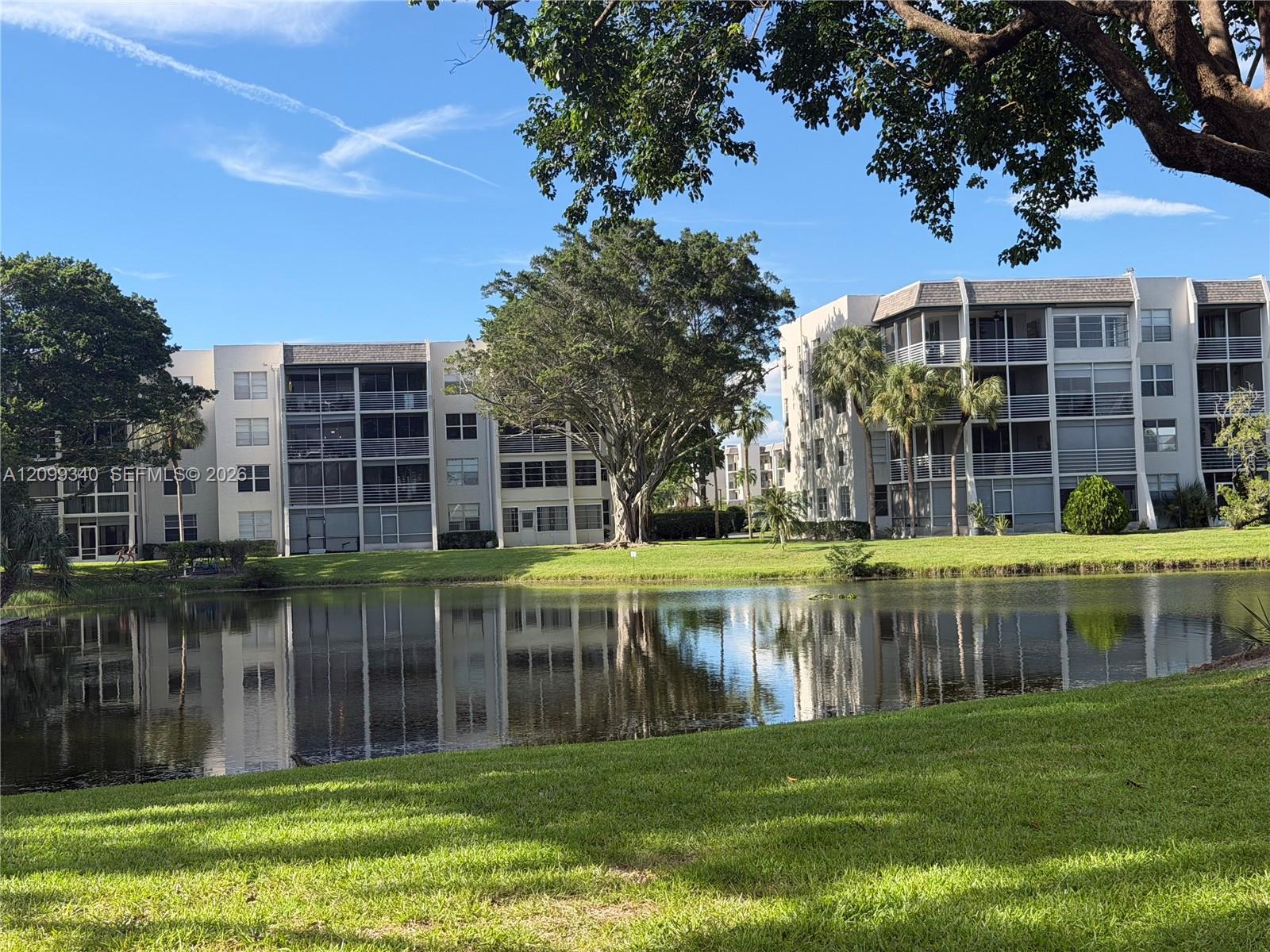 9235 Lagoon Pl # 116, Davie FL 33324 photo 2