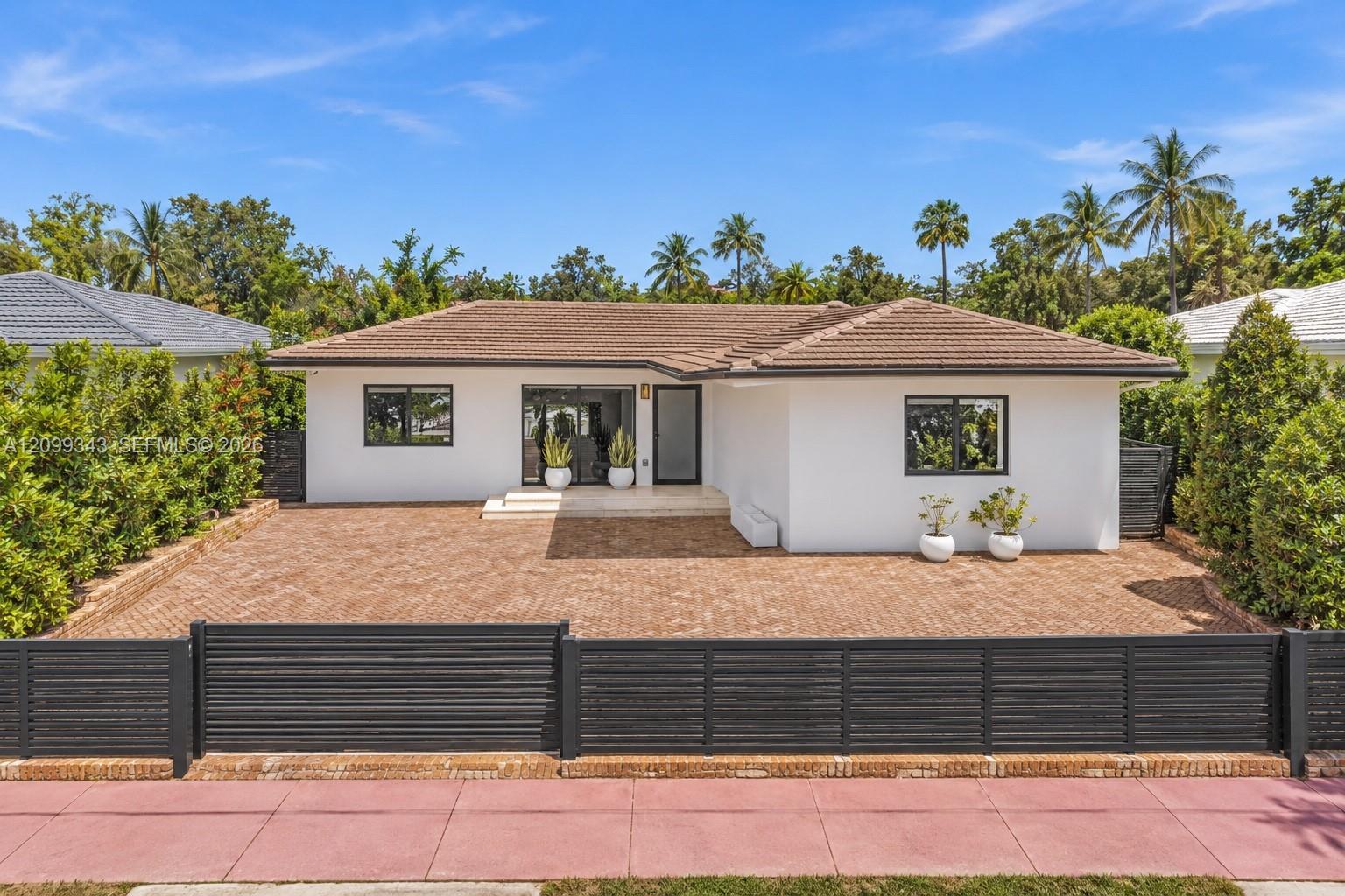 797 S Shore Dr, Miami Beach FL 33141 photo 3