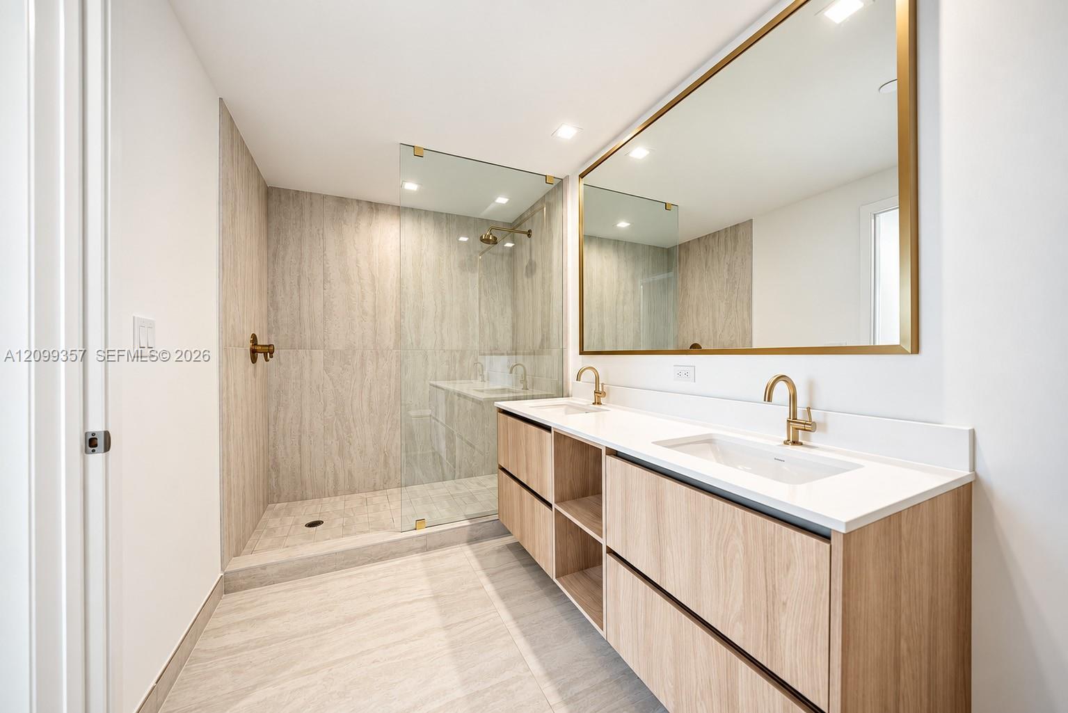 77 SE 5th St # 2903, Miami FL 33131 photo 5