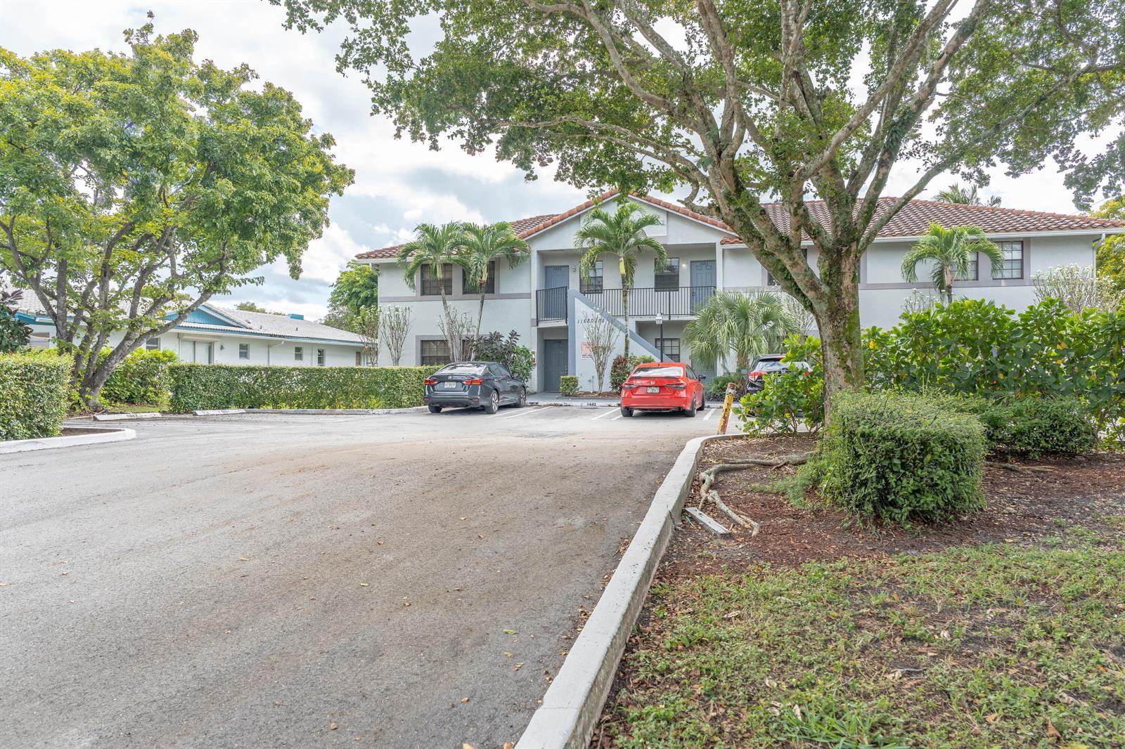 11684 NW 39th Street, Coral Springs FL 33065 photo 2