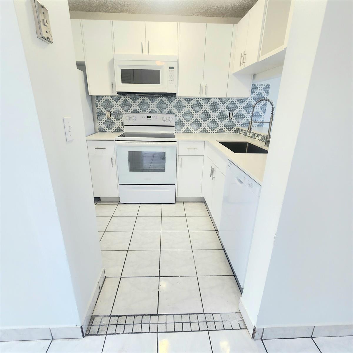 11684 NW 39th Street, Coral Springs FL 33065 photo 4