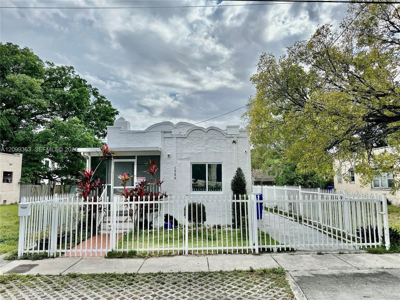 1284 NW 39 ST, Miami FL 33142 photo 2