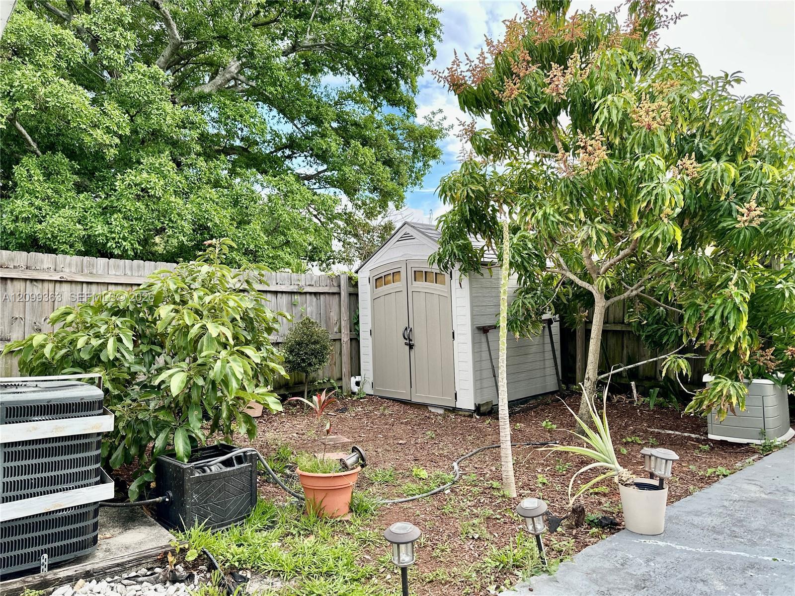 1284 NW 39 ST, Miami FL 33142 photo 4