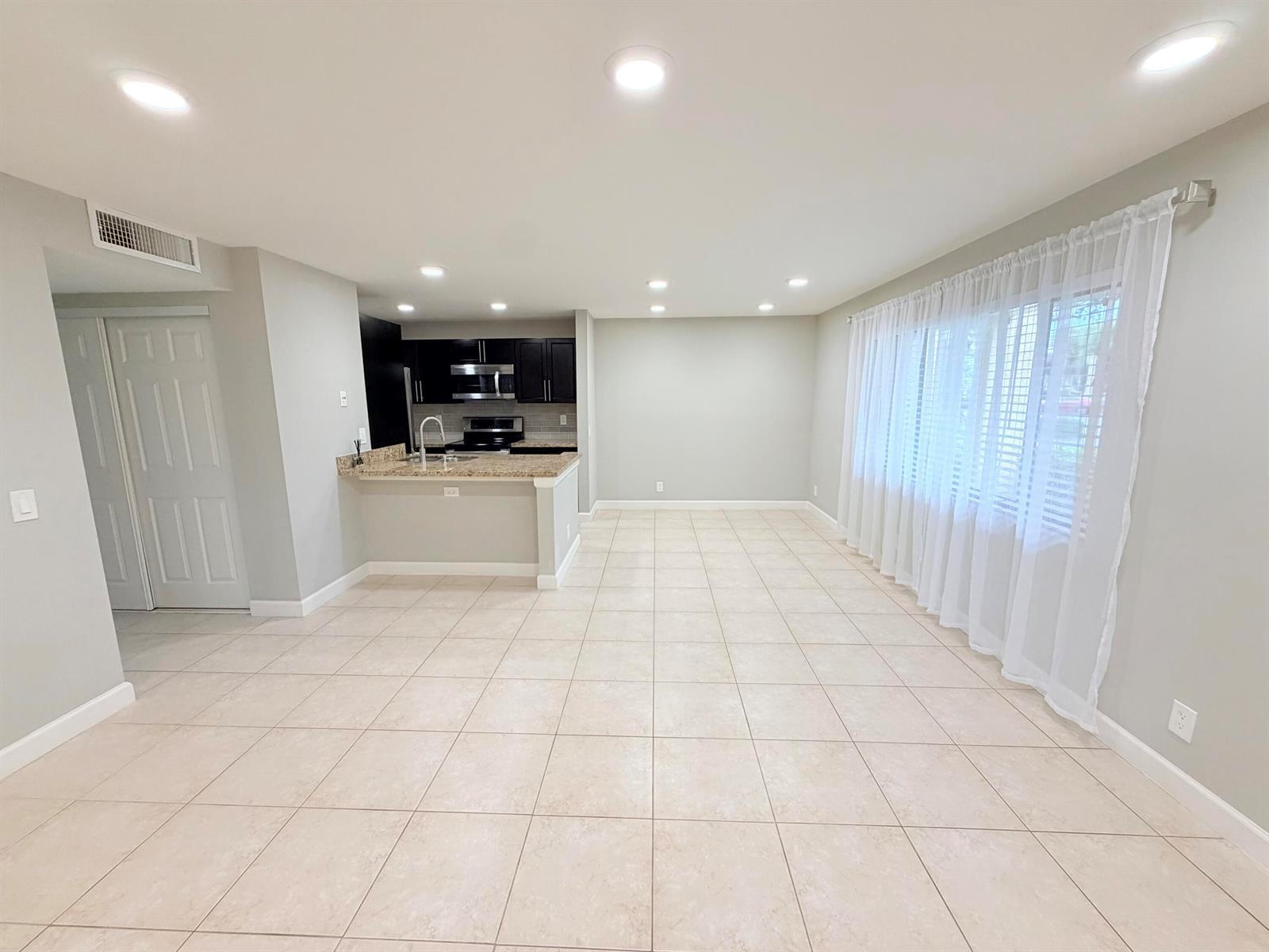 907 MEADOWS Circle, Boynton Beach FL 33436