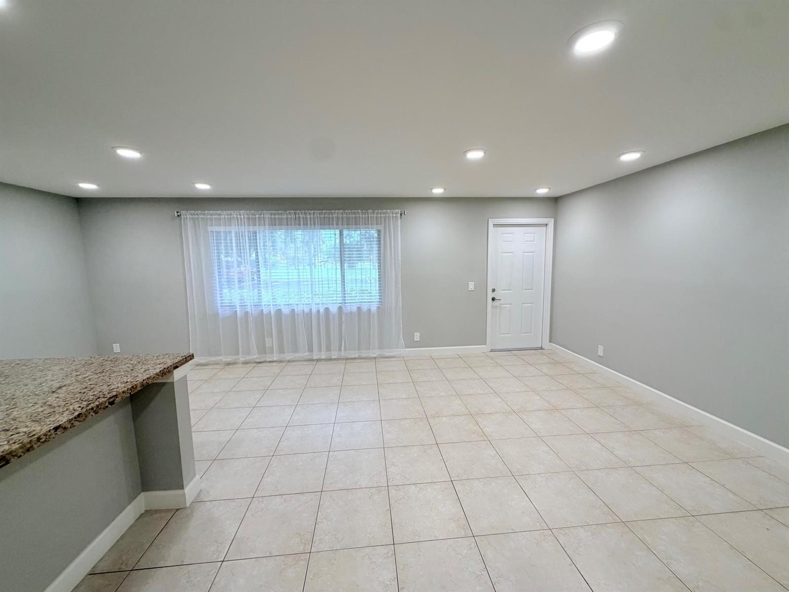 907 MEADOWS Circle, Boynton Beach FL 33436 photo 5