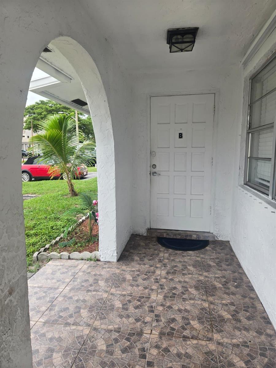 2521 SW 58th Manor # B, Fort Lauderdale FL 33312 photo 2