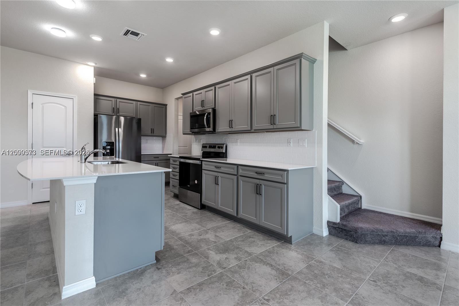 2126 N Appleton Cir N # 2126, Oakland Park FL 33309 photo 2