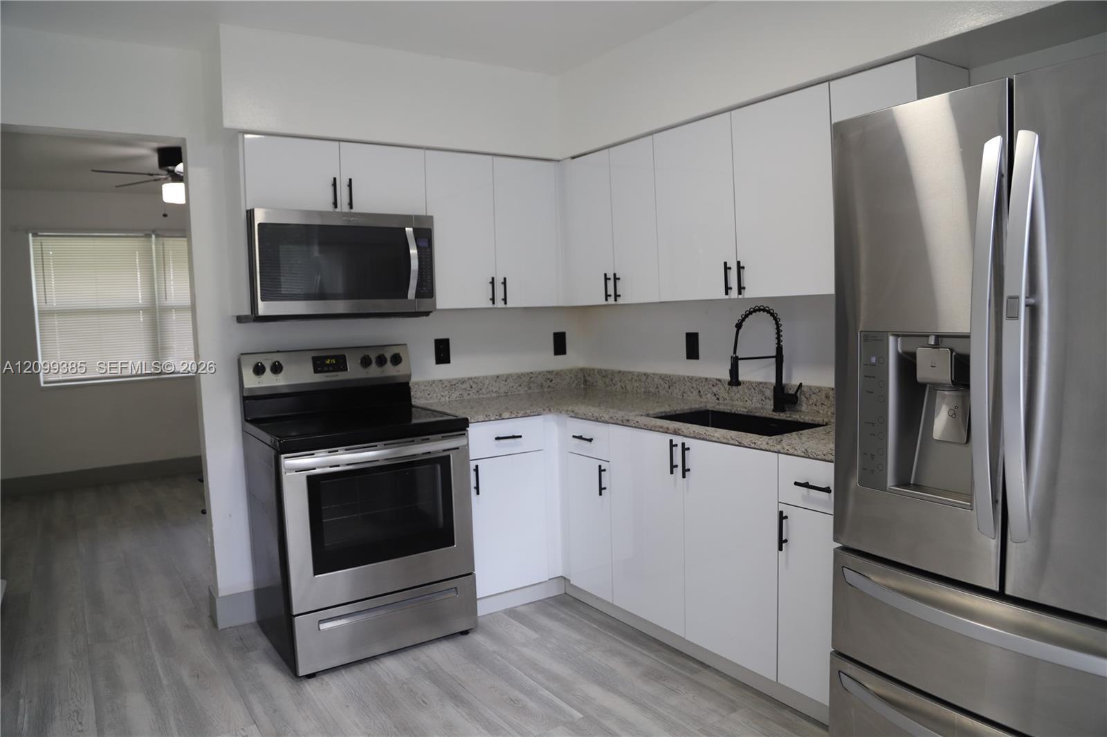 410 SW 9th Ave # 1E, Hallandale Beach FL 33009