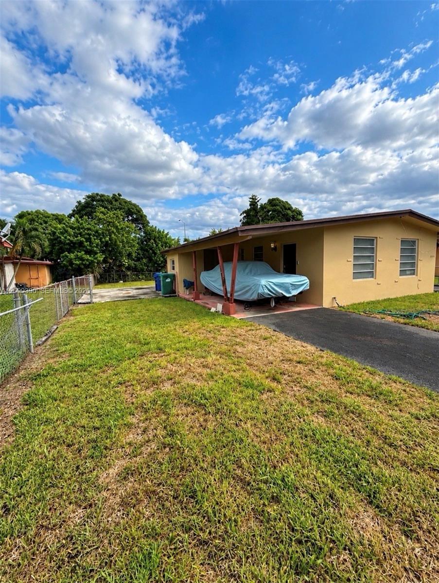 3271 NW 182nd St, Miami Gardens FL 33056