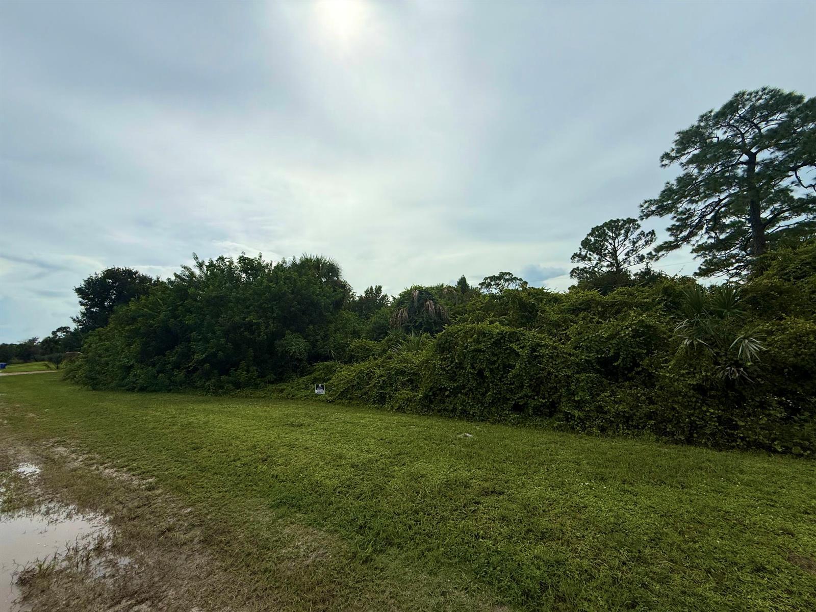 2165 94TH Court, Vero Beach FL 32966 photo 3