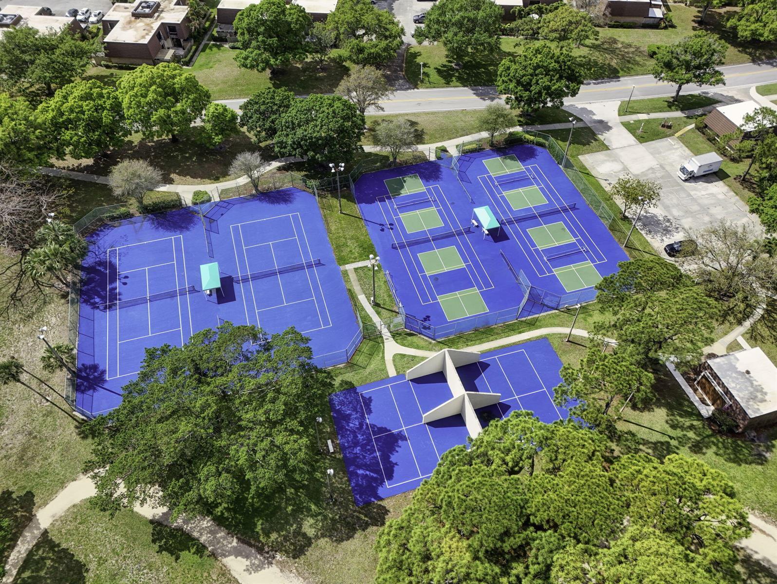 2003 20TH Lane, Palm Beach Gardens FL 33418 photo 4
