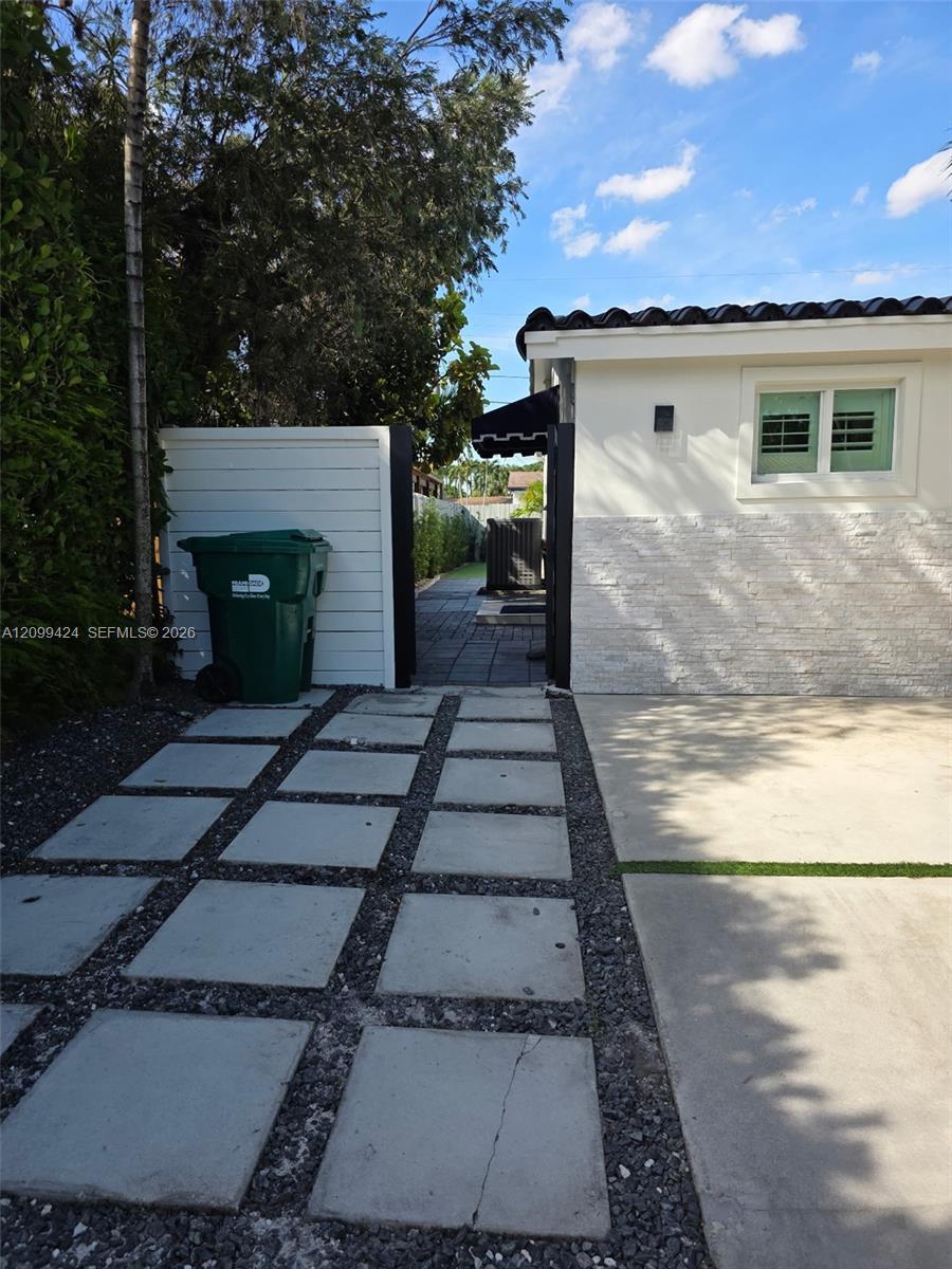 9345 SW 46th Ter, Miami FL 33165 photo 2