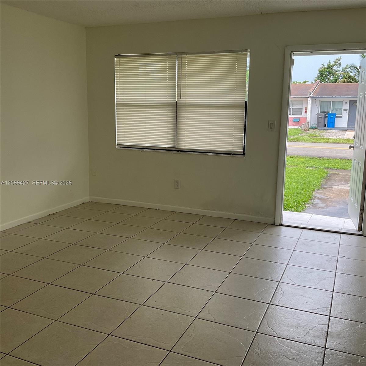 5411 SW 37th St, West Park FL 33023 photo 2