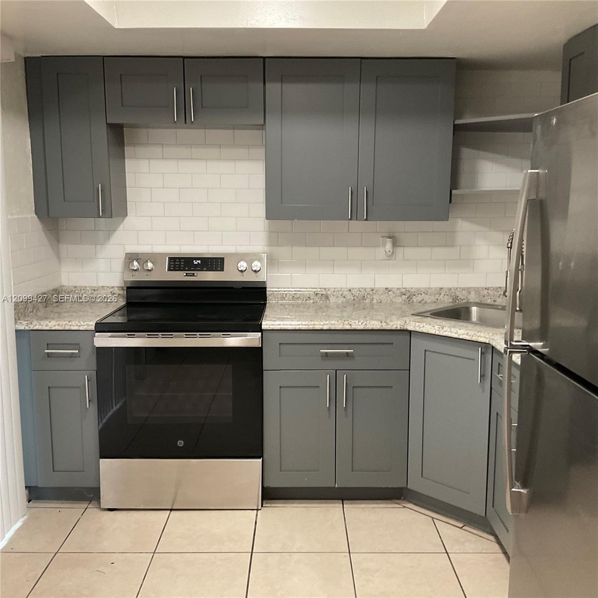 5411 SW 37th St, West Park FL 33023 photo 4