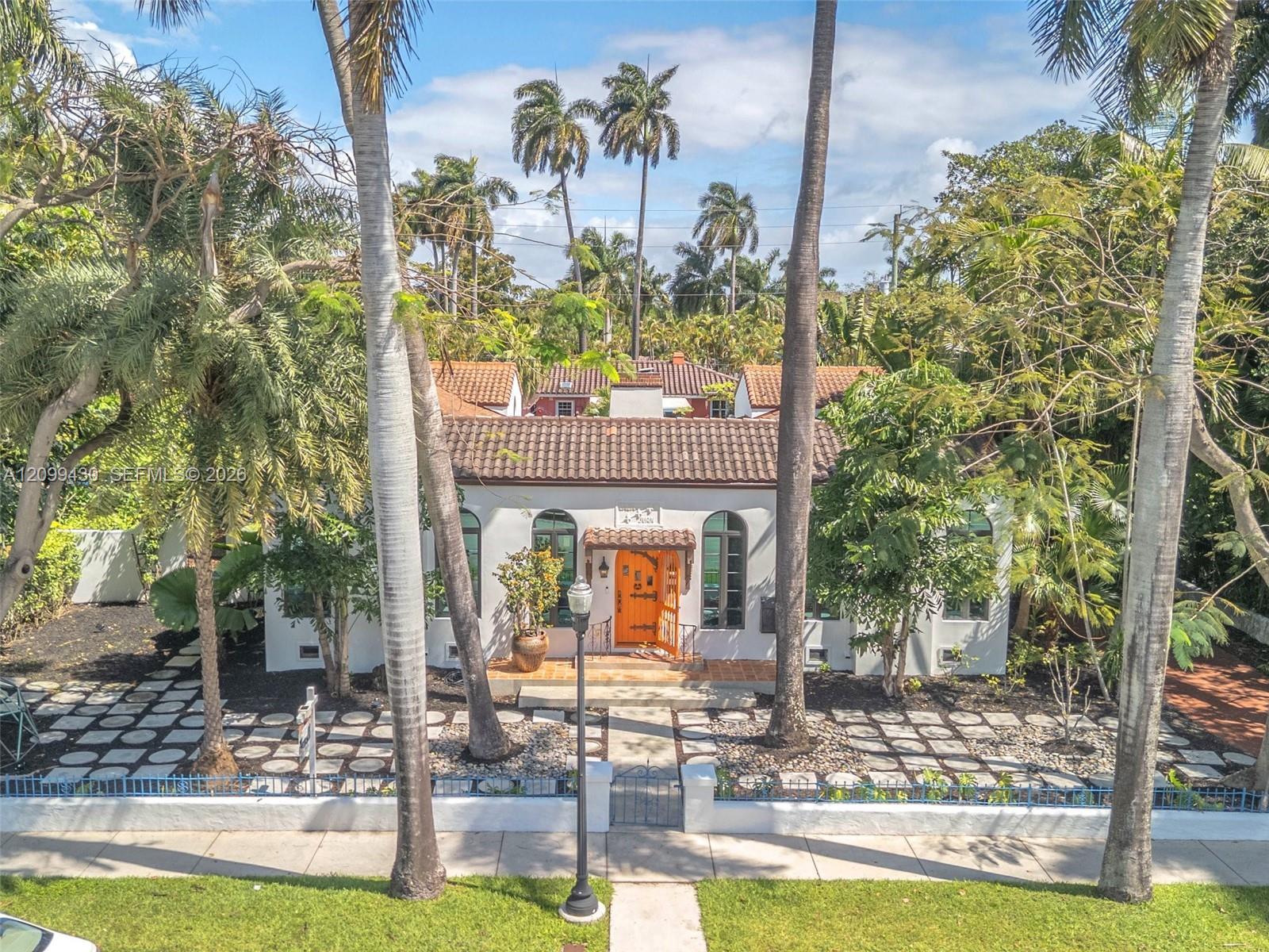 1321 Tyler St, Hollywood FL 33019 photo 4