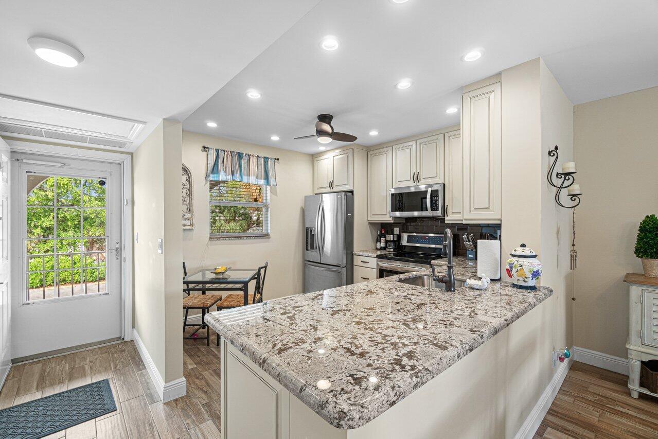 250 NE 20th Street # 230, Boca Raton FL 33431 photo 2