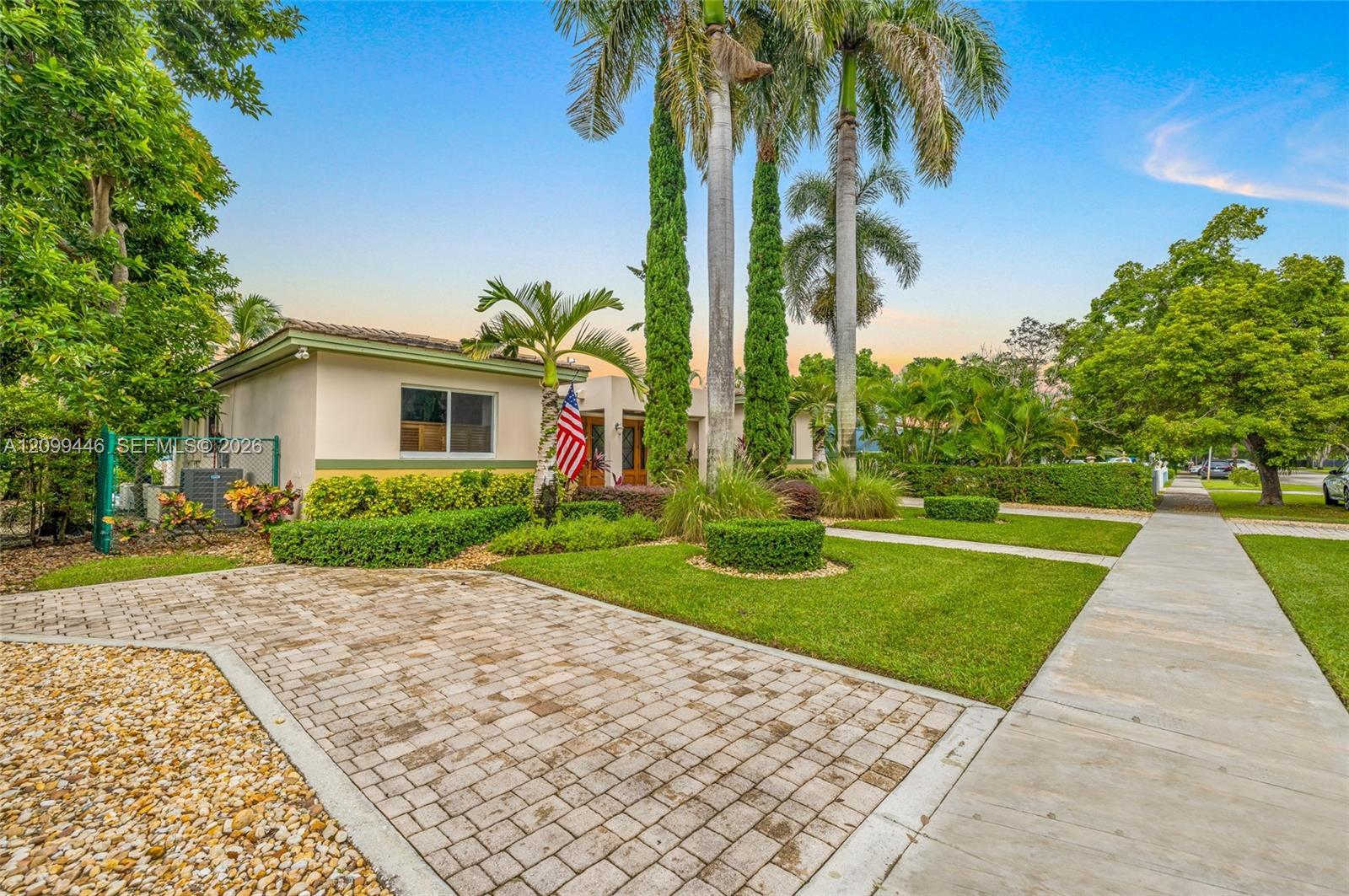 564 Palmetto Dr, Miami Springs FL 33166 photo 4