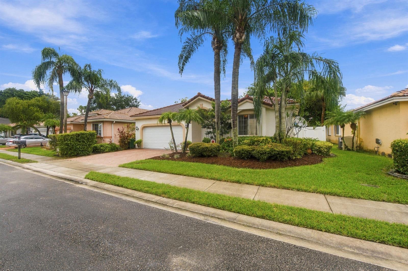 7852 NW 77th Avenue, Tamarac FL 33321 photo 3