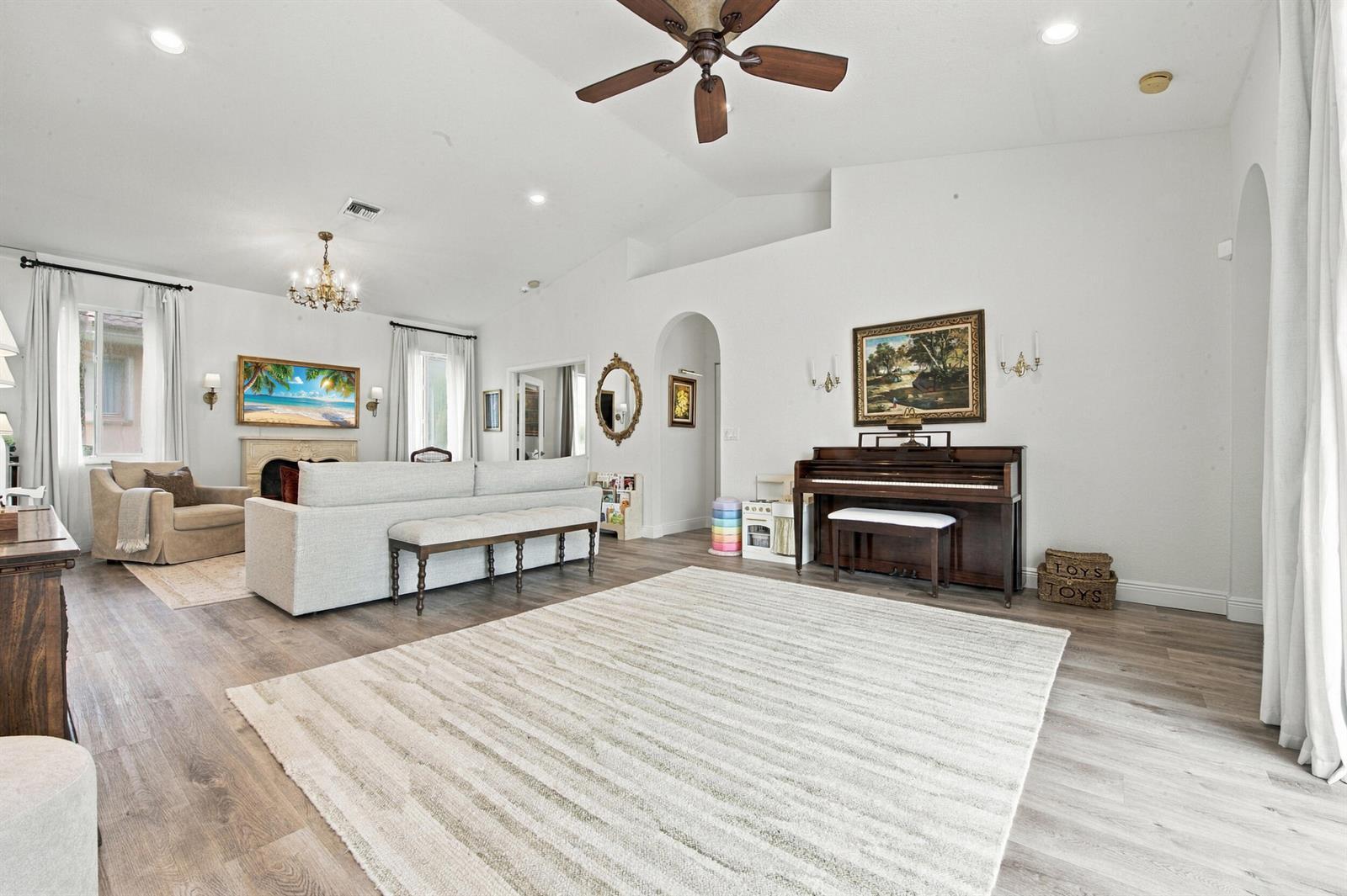 7852 NW 77th Avenue, Tamarac FL 33321 photo 4