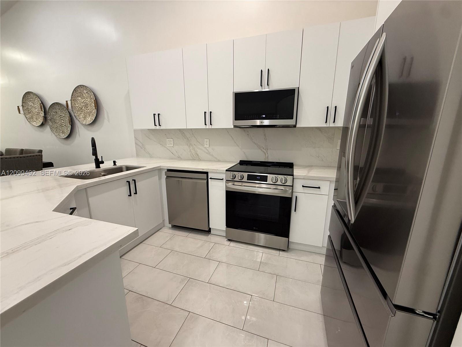 1238 NE 32nd Ter, Homestead FL 33033 photo 5