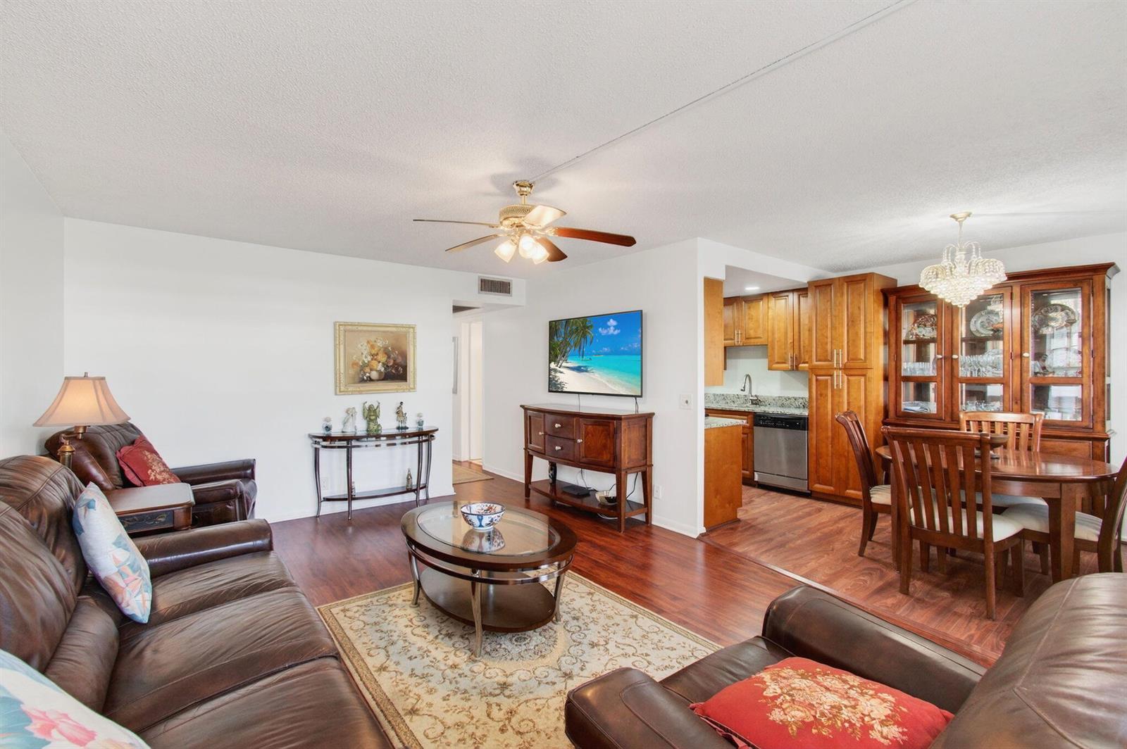 2035 Cornwall B, Boca Raton FL 33434 photo 2