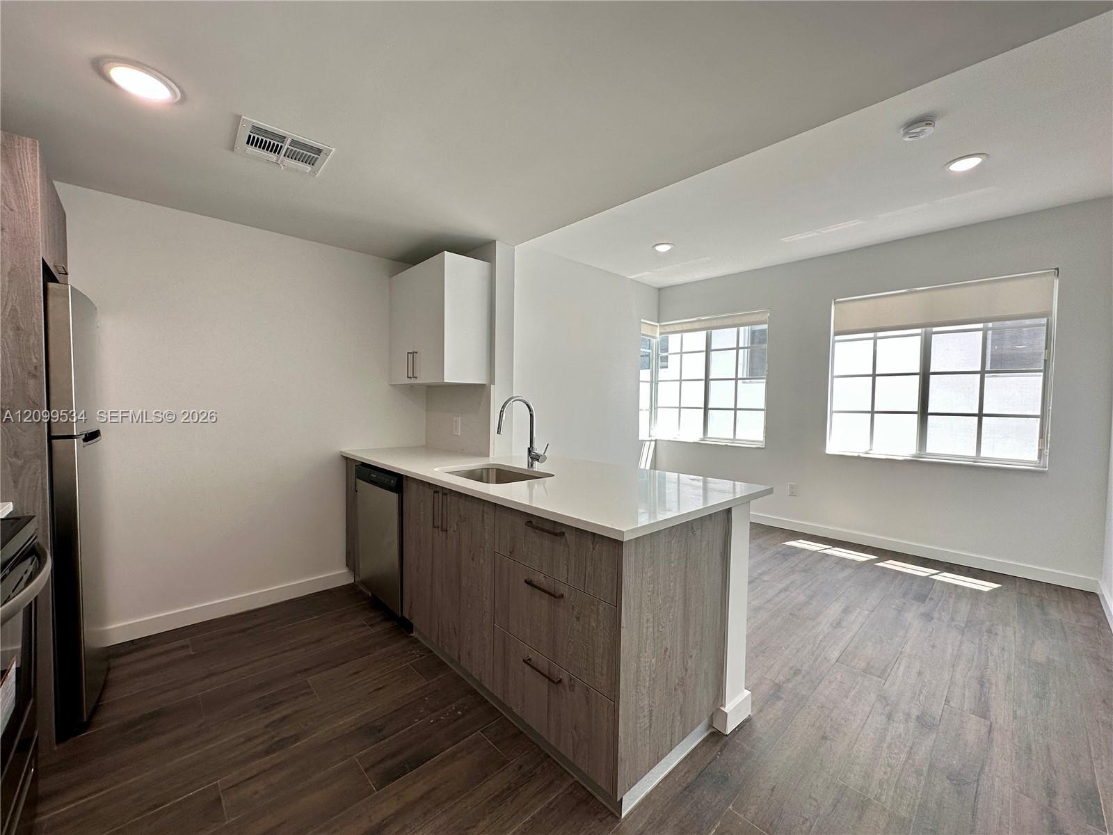 1570 Euclid Ave # 5, Miami Beach FL 33139 photo 2