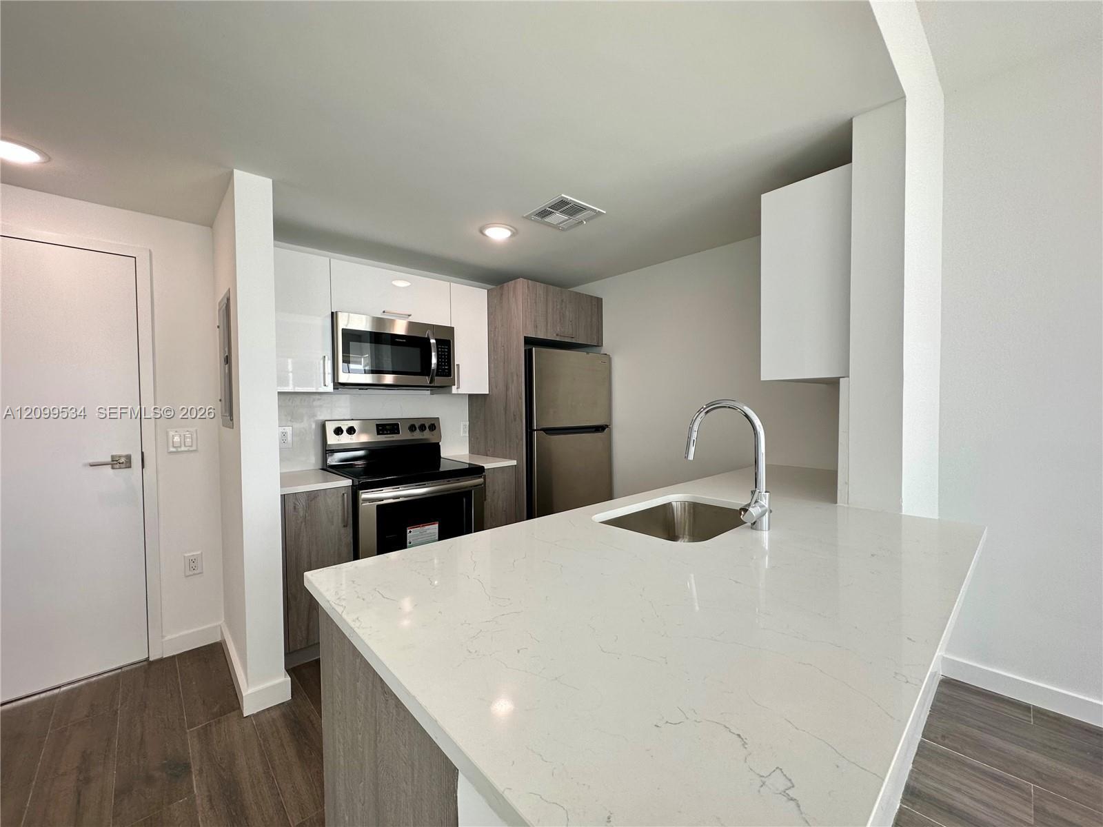 1570 Euclid Ave # 5, Miami Beach FL 33139 photo 4