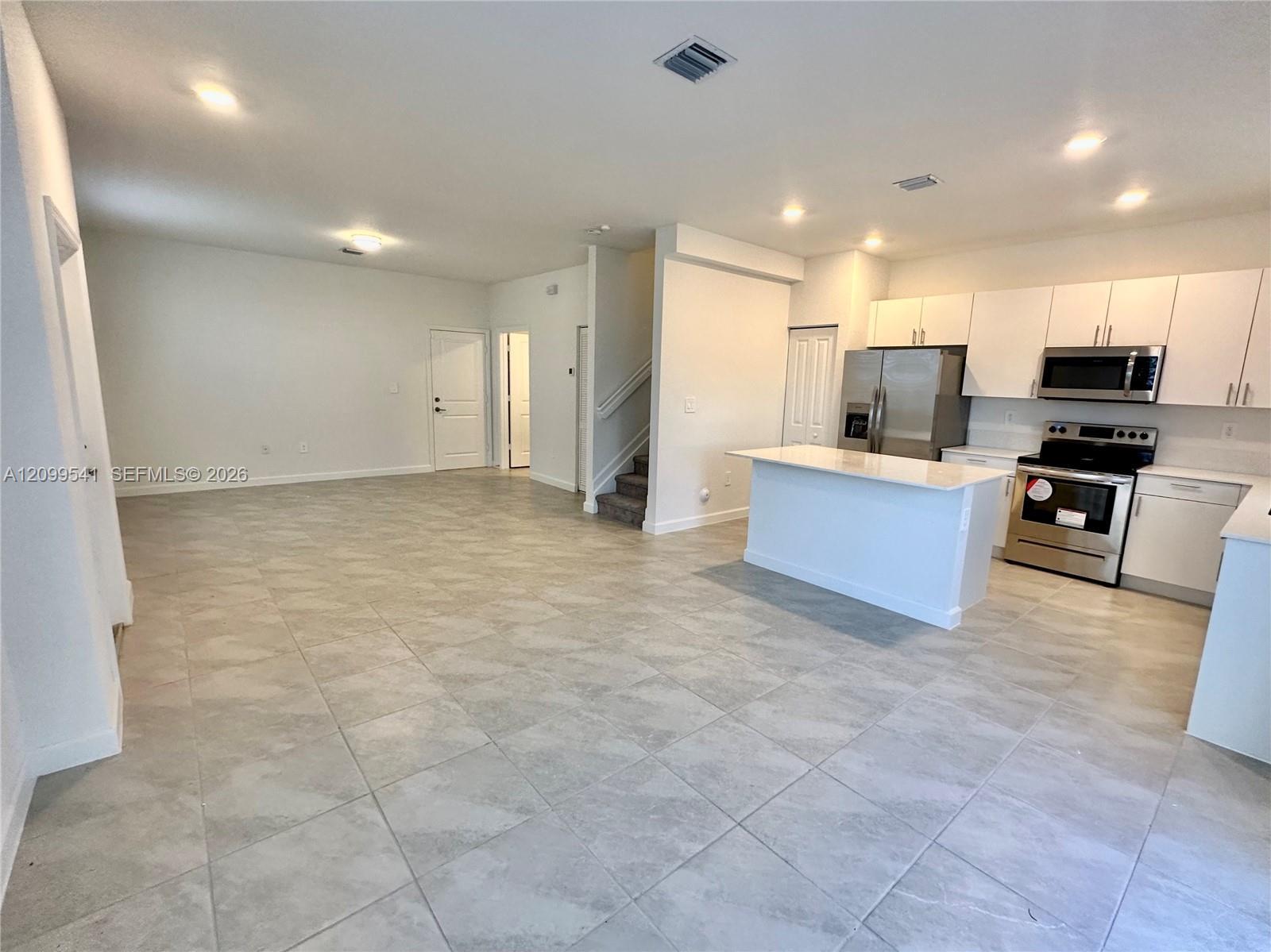 13030 SW 232nd Ter, Miami FL 33032 photo 2