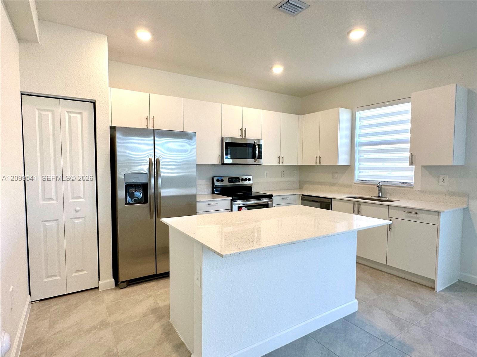 13030 SW 232nd Ter, Miami FL 33032 photo 3