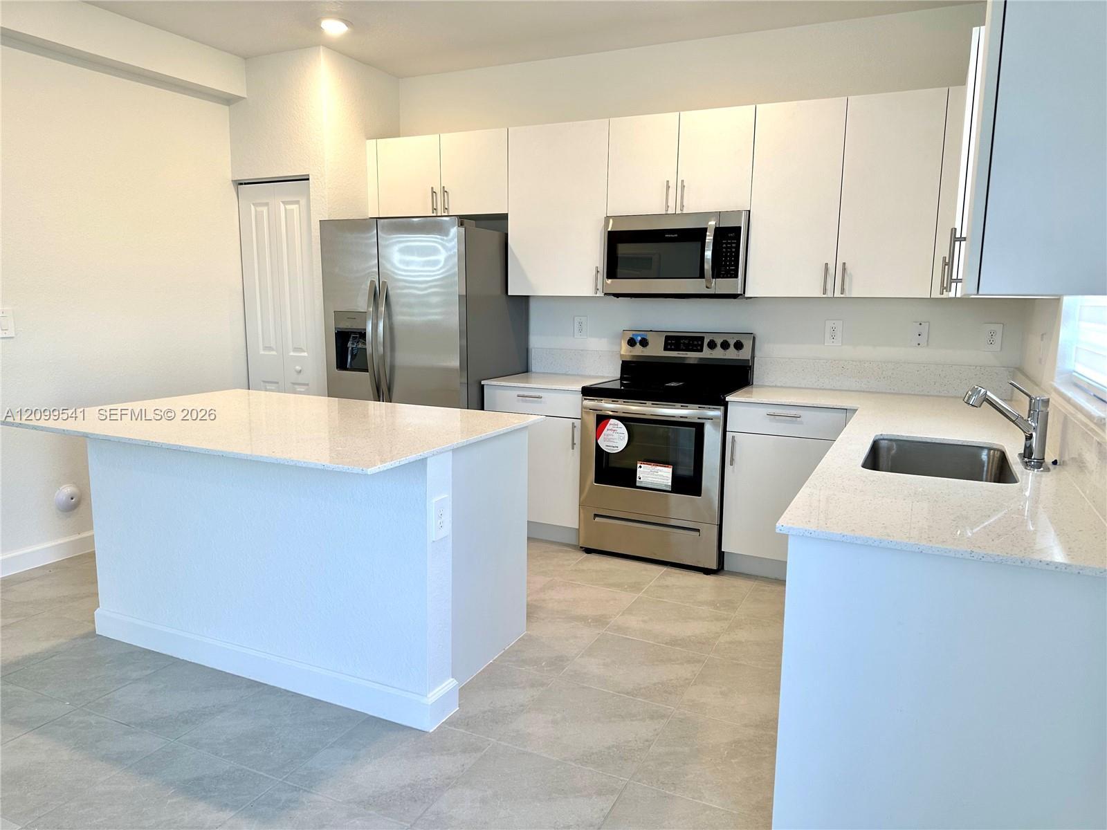 13030 SW 232nd Ter, Miami FL 33032 photo 4