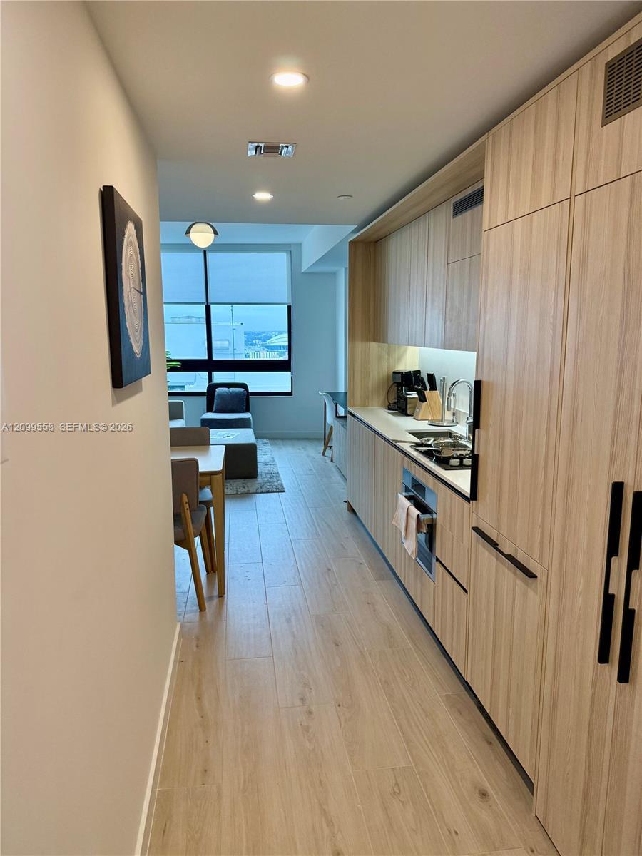 225 N Miami Ave # 3406, Miami FL 33128 photo 2